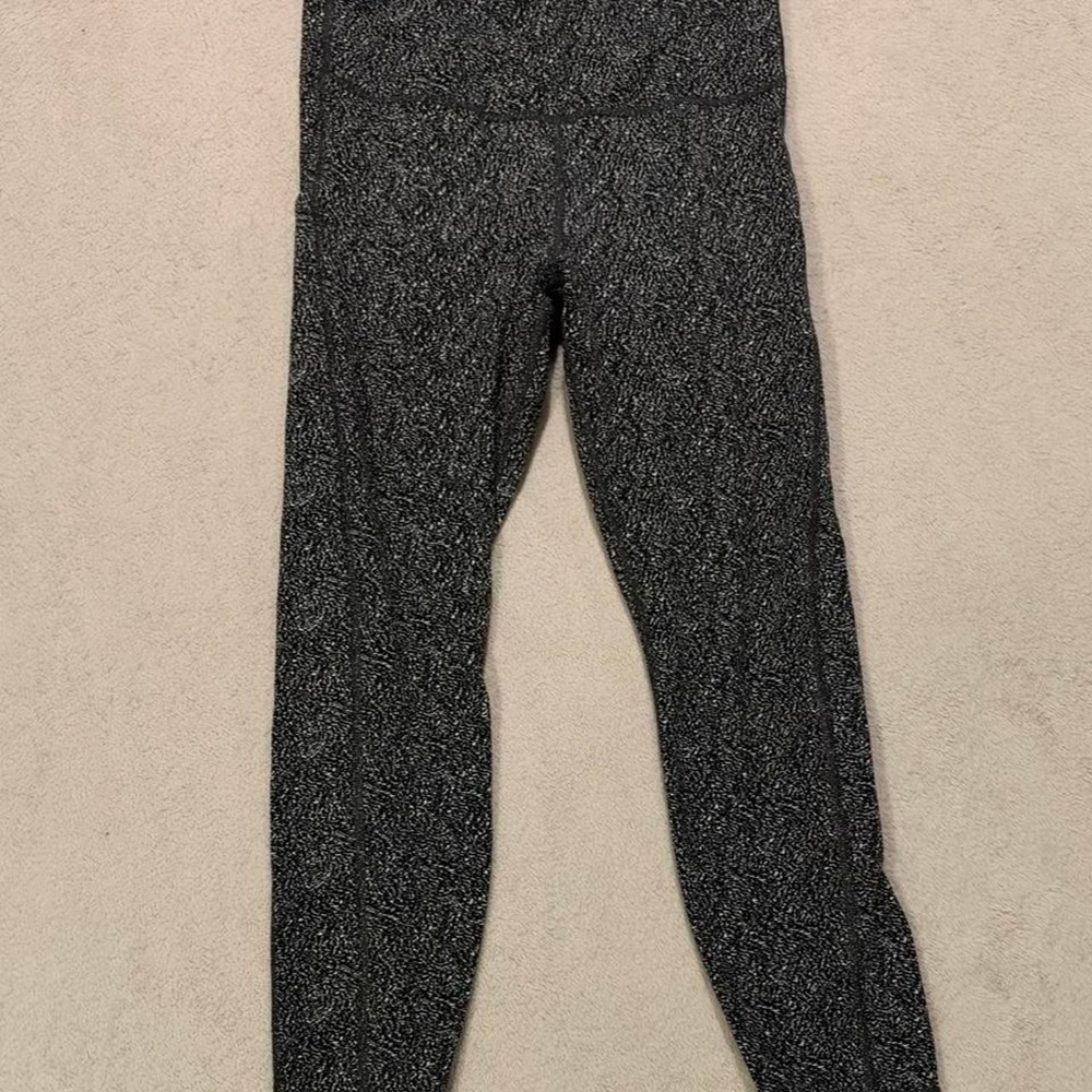 Athleta Ultimate Stash Textured 7/8 Tight Leggings Black White Speckled Medium
